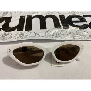SAD Eyewear “Bloom” Sunglasses – White Oval Frame